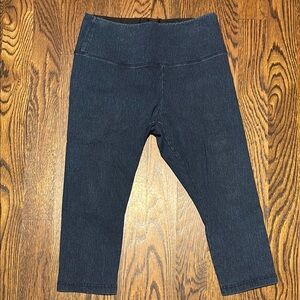 Lysse Blue Capri Pants